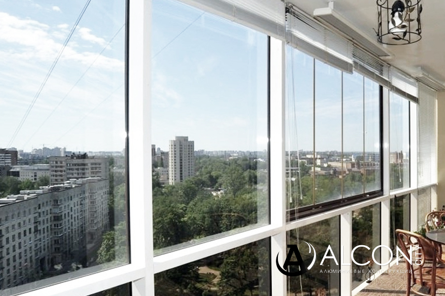 Панорамное остекление балконов в Звенигороде